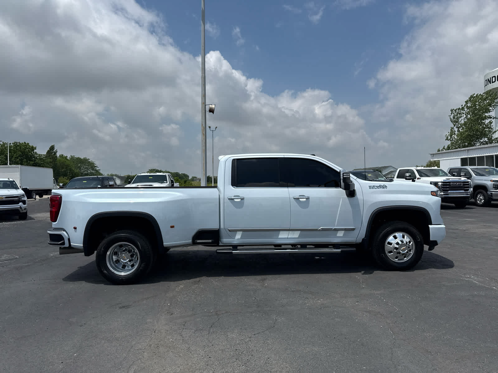 Certified 2026 Chevrolet Silverado 3500 High Country w/ High Country Premium Package AWD/4WD image 6