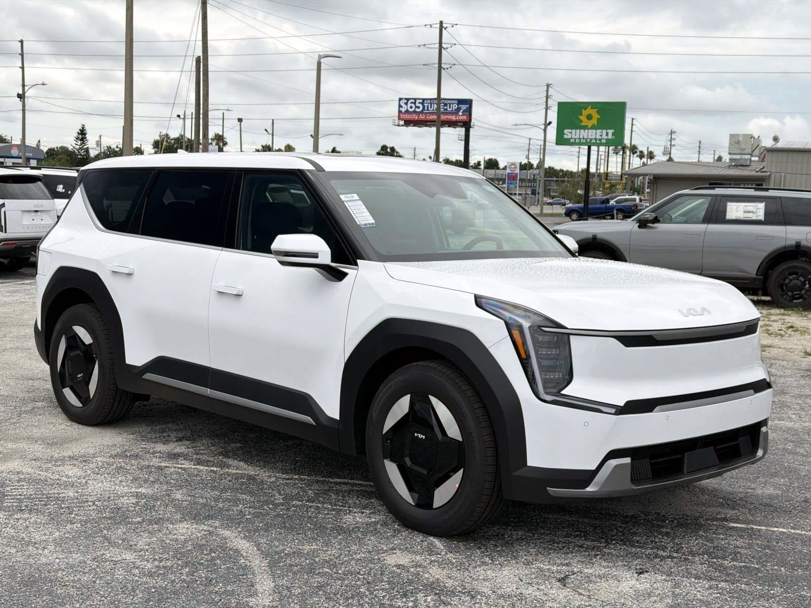 New 2026 Kia EV9 Light RWD image 3