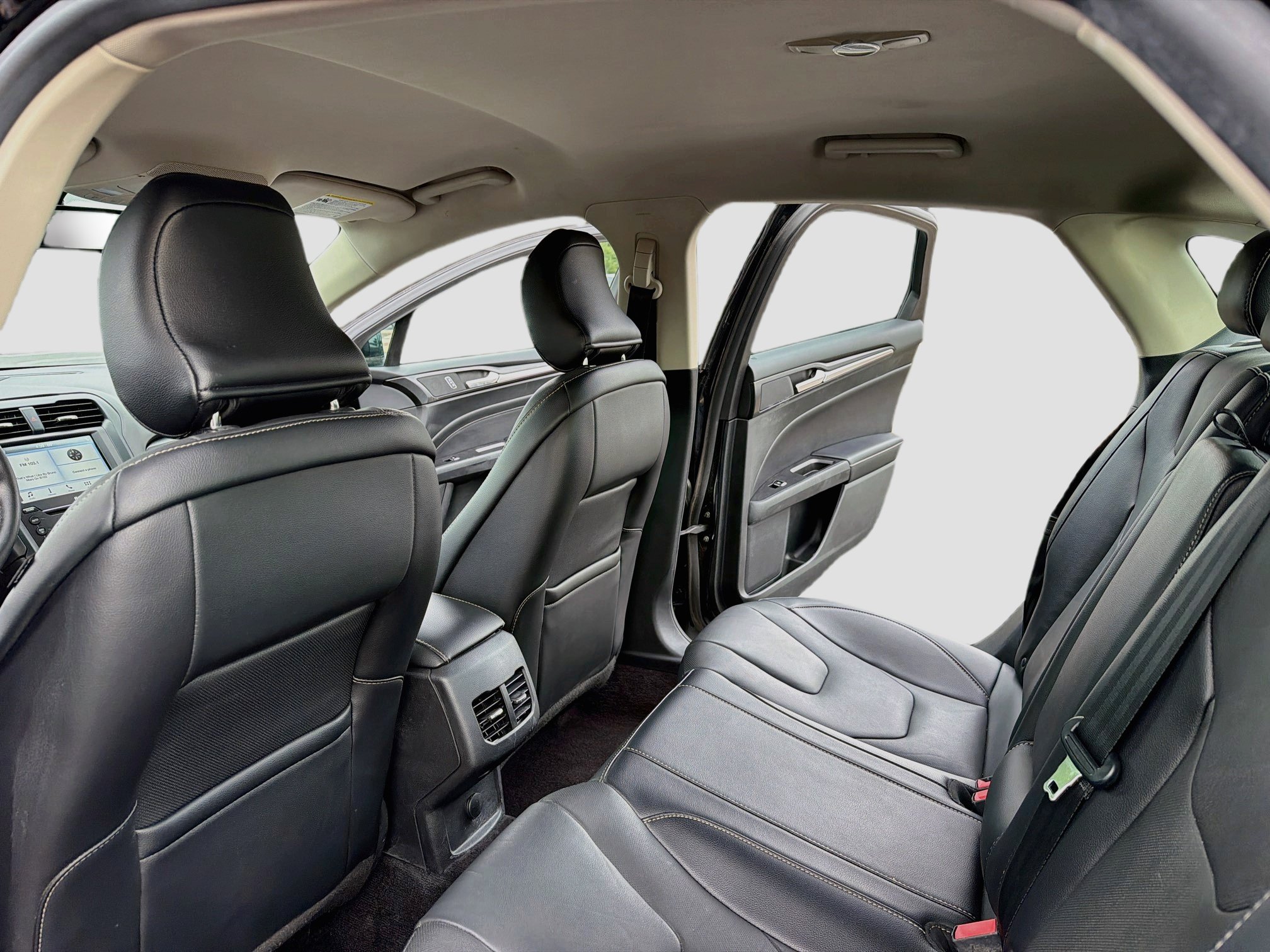 Used 2017 Ford Fusion Titanium FWD image 12