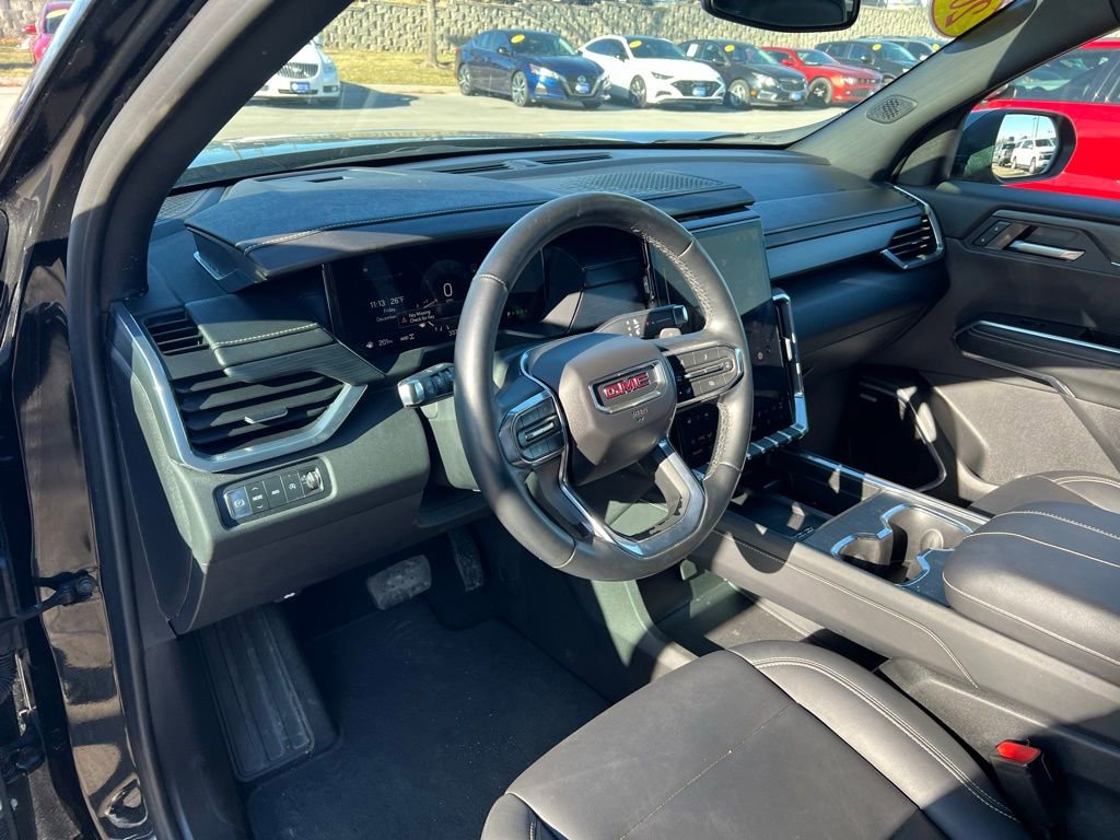 Used 2024 GMC Acadia Elevation image 17