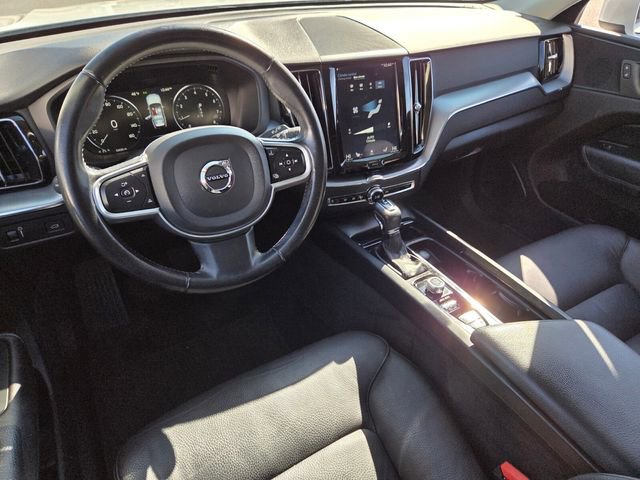 Used 2020 Volvo XC60 T5 Momentum w/ Protection Package image 6