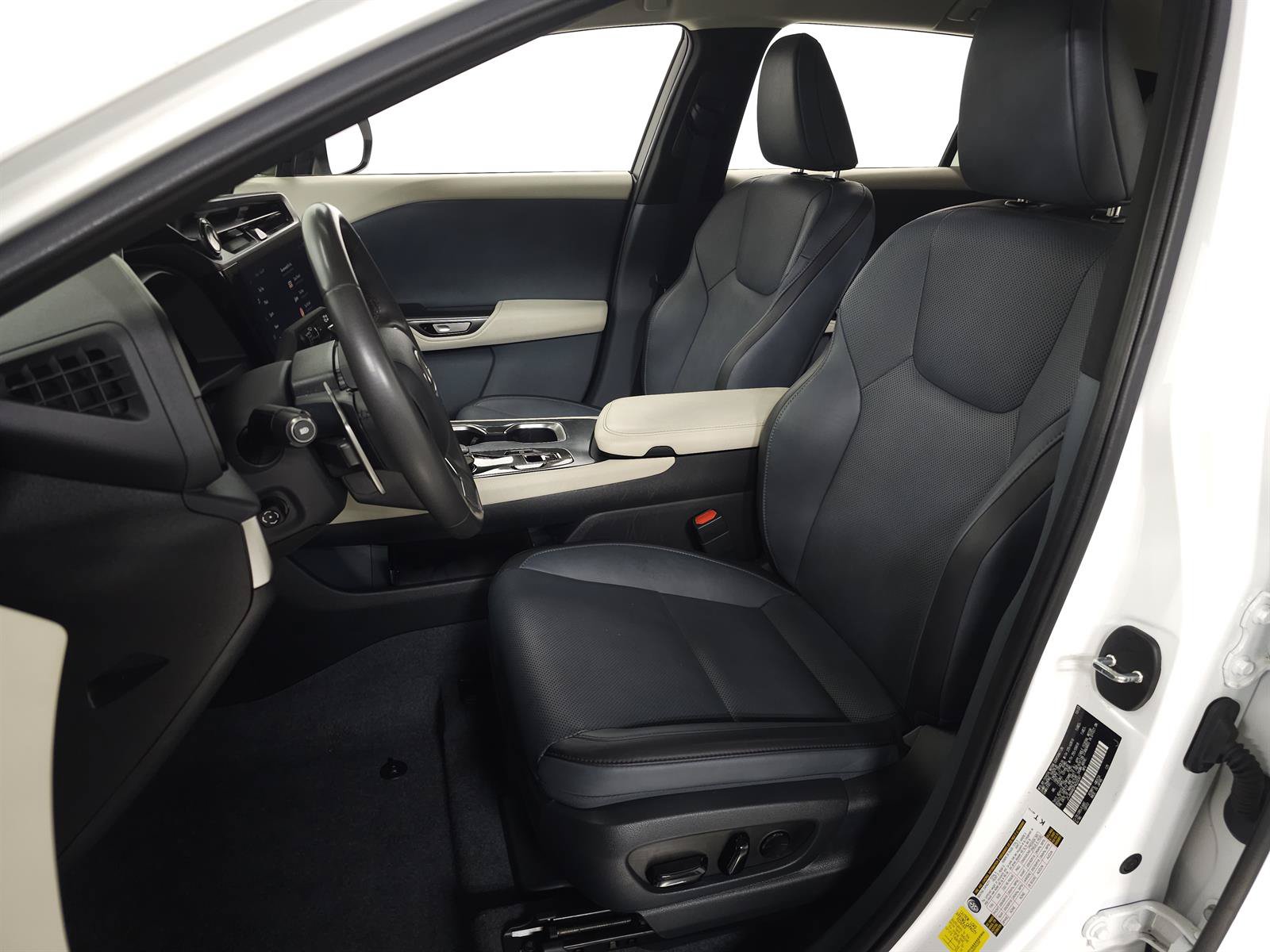 Used 2023 Lexus RZ 450e Premium w/ Technology Package AWD/4WD image 17