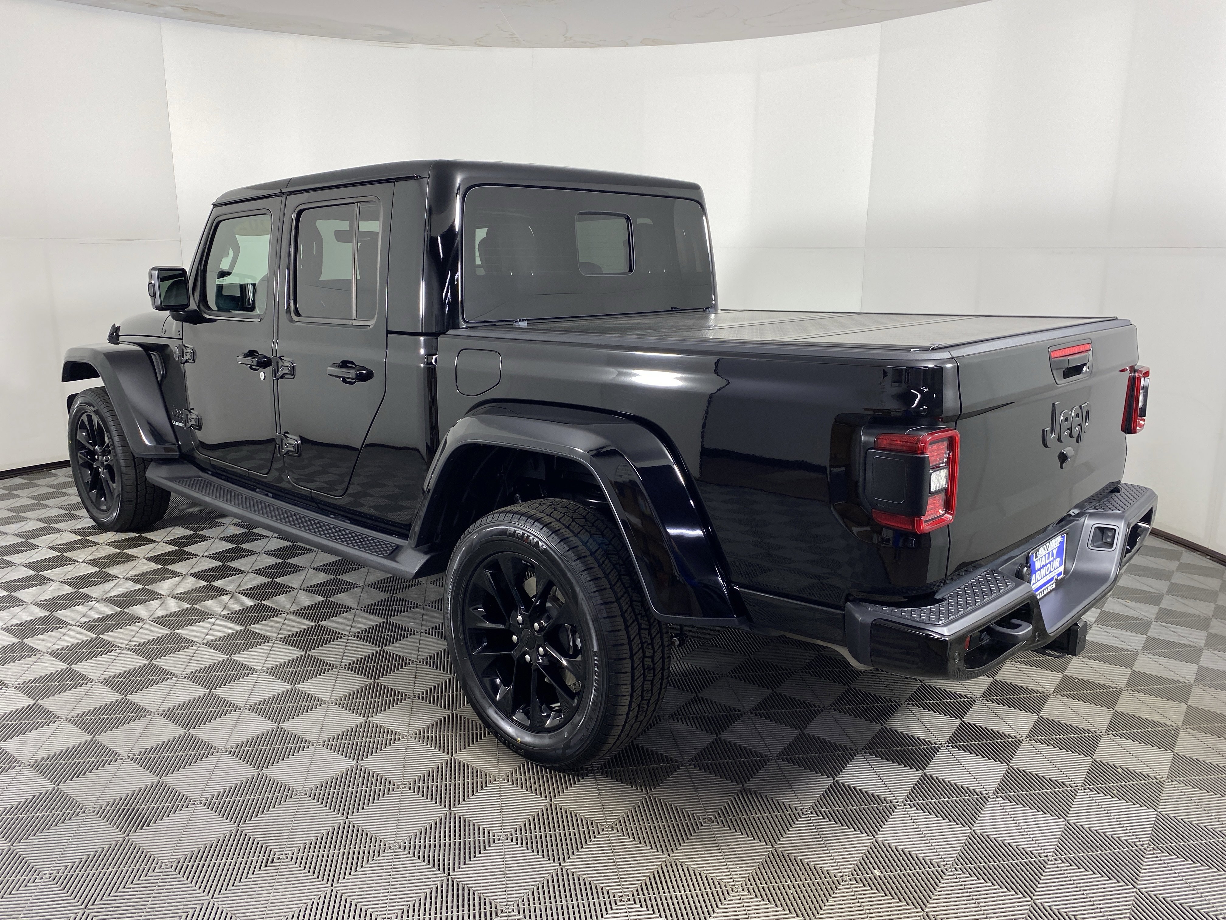 Used 2021 Jeep Gladiator Overland image 10