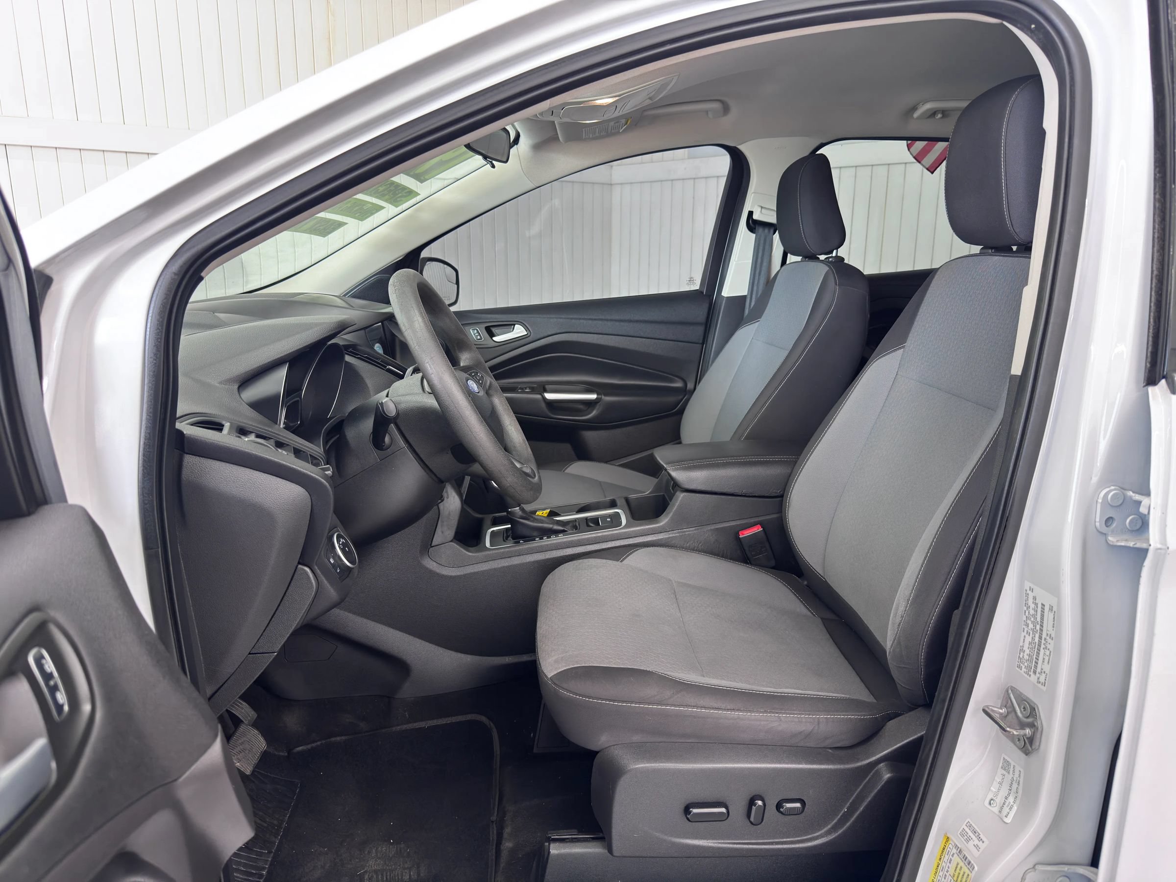 Used 2019 Ford Escape SE FWD image 9