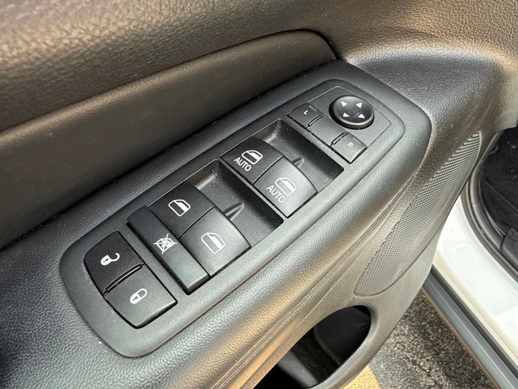 Used 2020 Jeep Grand Cherokee Limited AWD/4WD image 21