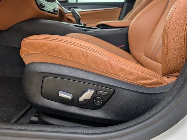 Used 2022 BMW 540i w/ Executive Package RWD image 21