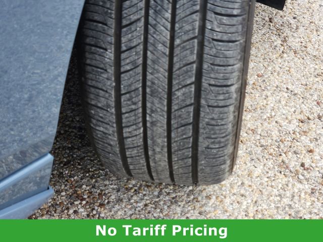 Used 2025 Nissan Sentra SR w/ SR Premium Package FWD image 9