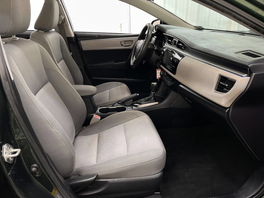 Used 2015 Toyota Corolla LE FWD image 33