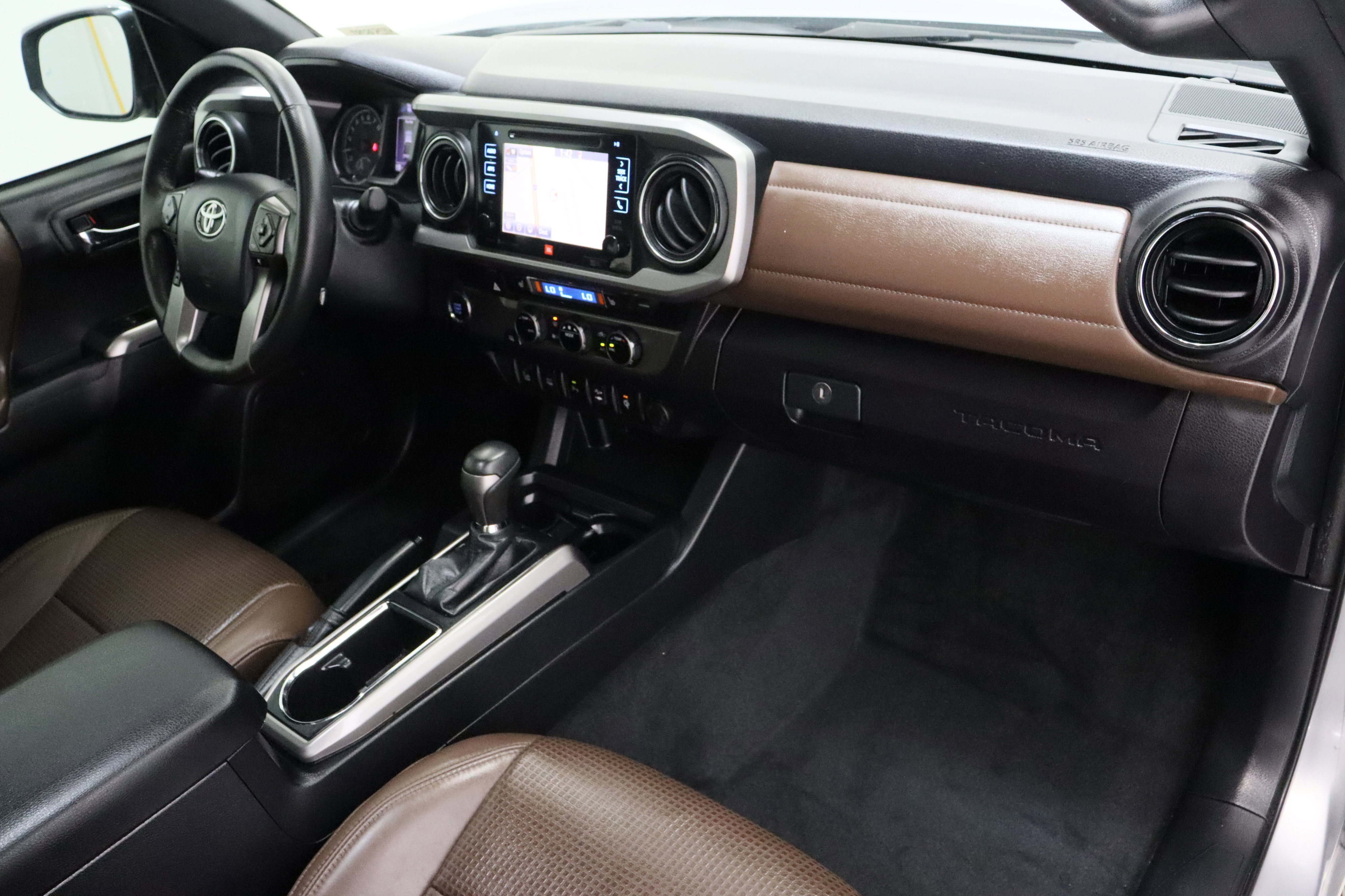 Used 2017 Toyota Tacoma Limited w/ Tow Package image 38