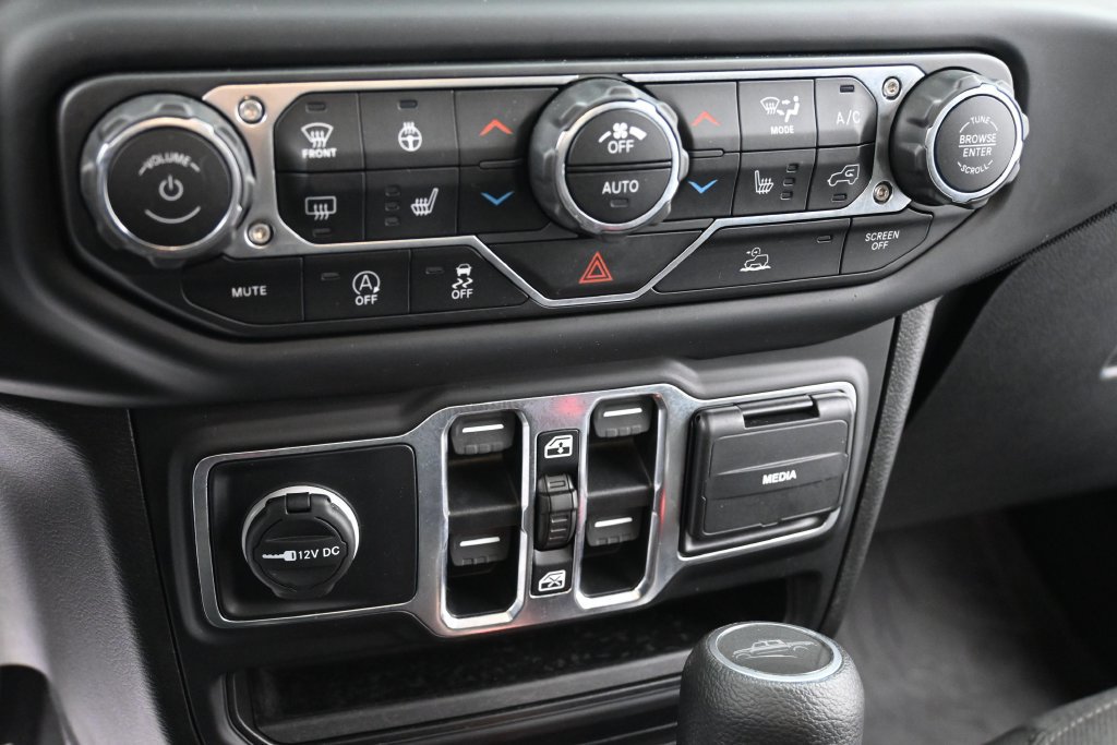 Used 2020 Jeep Gladiator Sport w/ Quick Order Package 24S AWD/4WD image 11