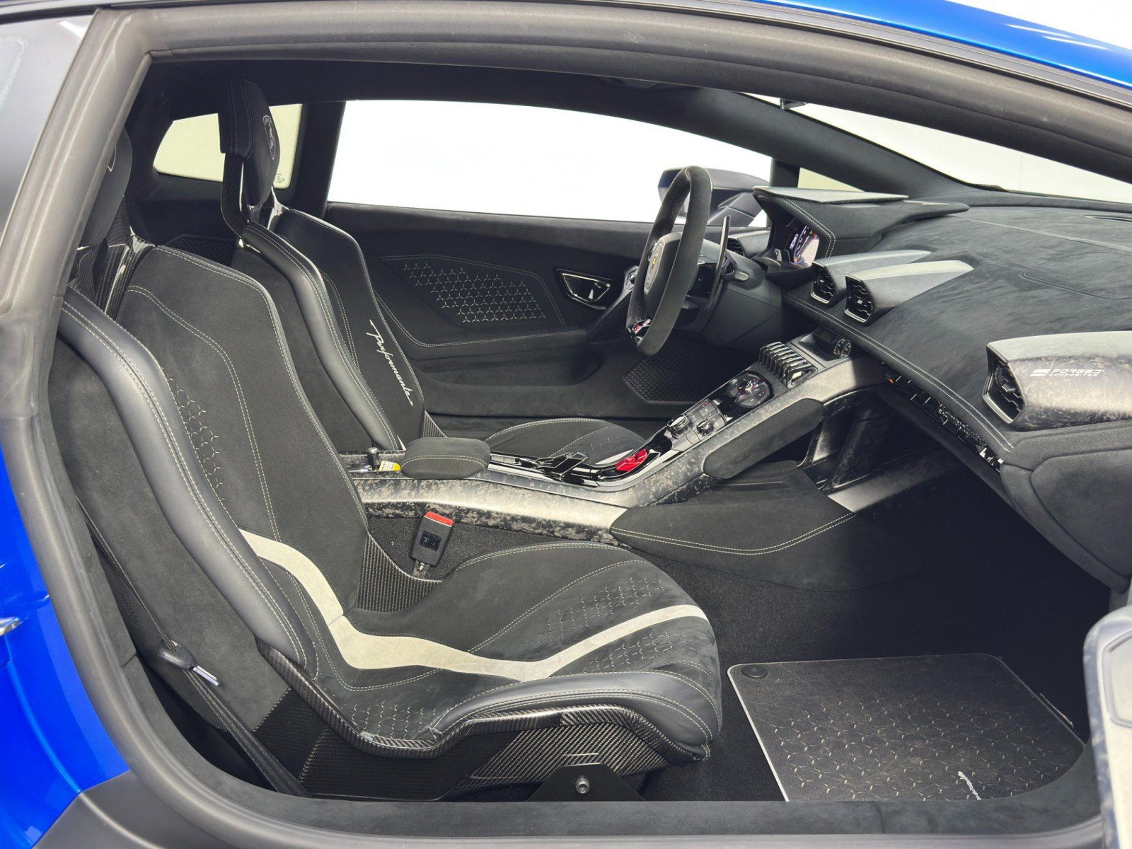 Used 2018 Lamborghini Huracan Performante image 16