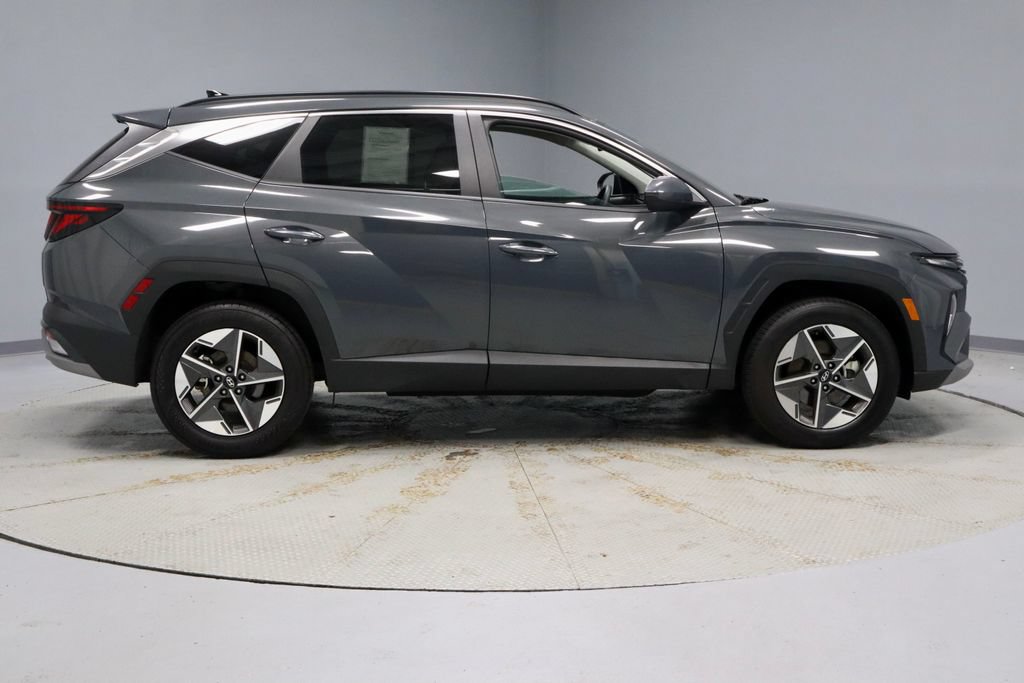 Certified 2025 Hyundai Tucson SEL AWD/4WD image 12