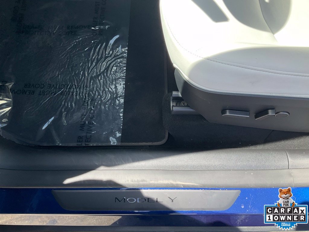 Used 2024 Tesla Model Y Performance AWD/4WD image 15