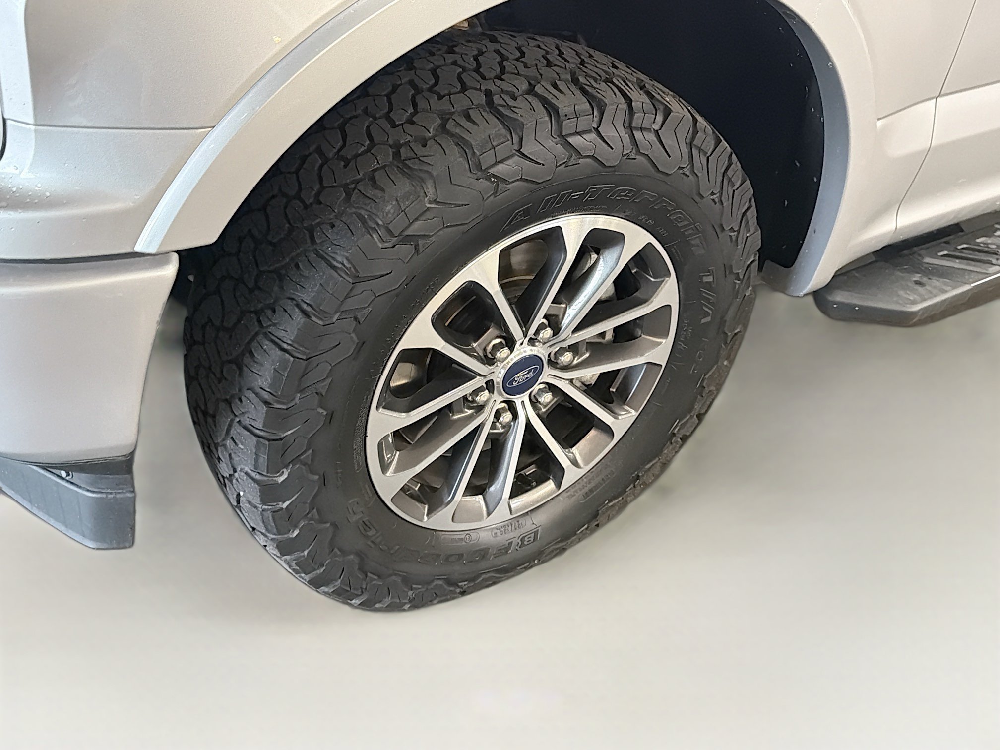Used 2019 Ford F150 XLT w/ Equipment Group 302A Luxury AWD/4WD image 11