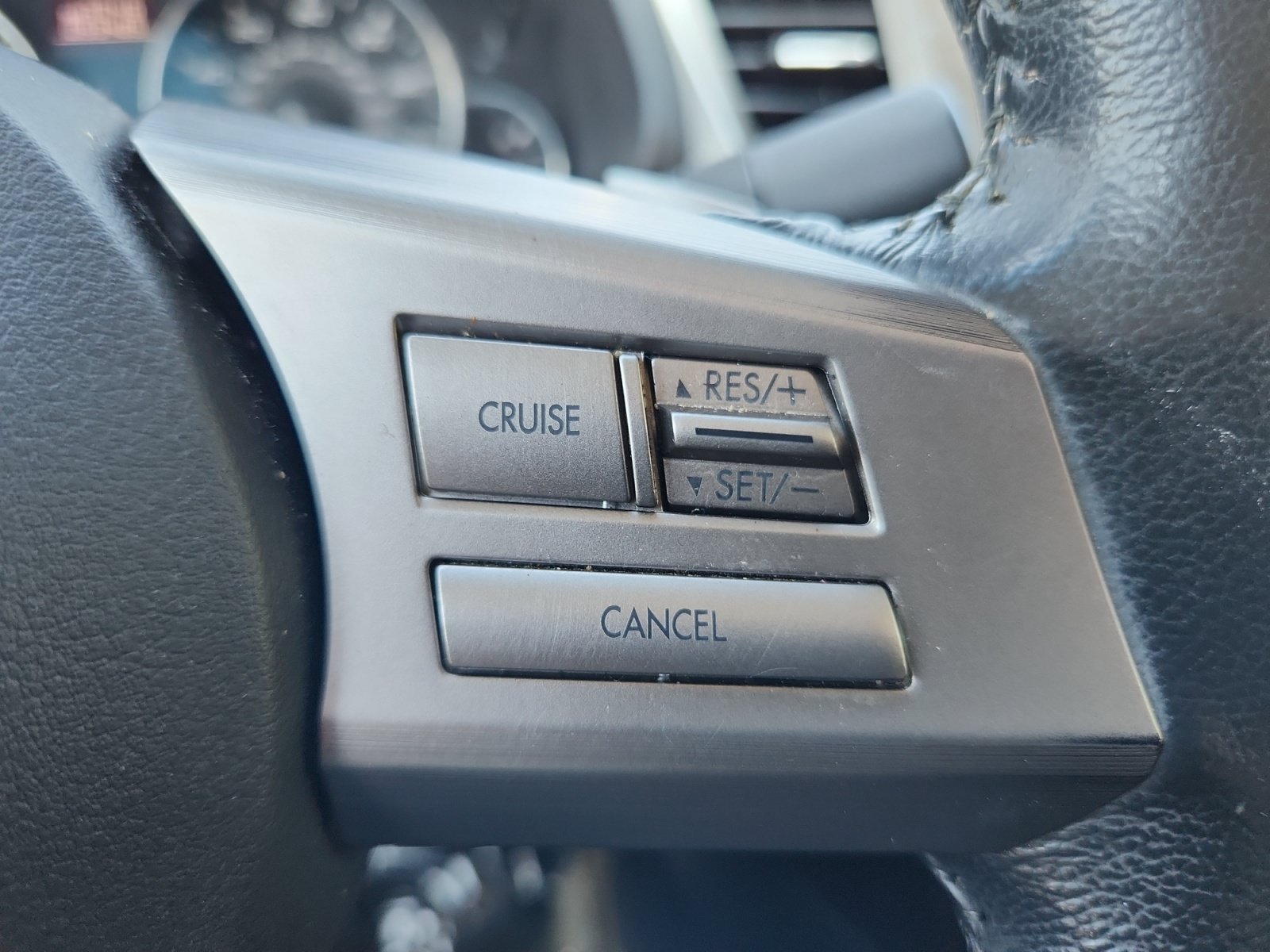 Used 2011 Subaru Legacy 2.5i Limited AWD/4WD image 9