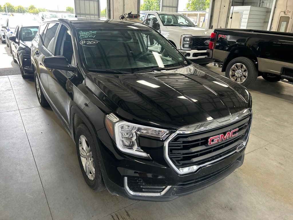 Used 2024 GMC Terrain SLE AWD/4WD image 1