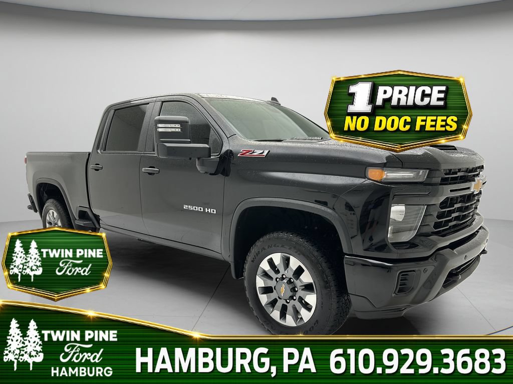 Used 2025 Chevrolet Silverado 2500 Custom w/ Custom Value Package AWD/4WD image 1