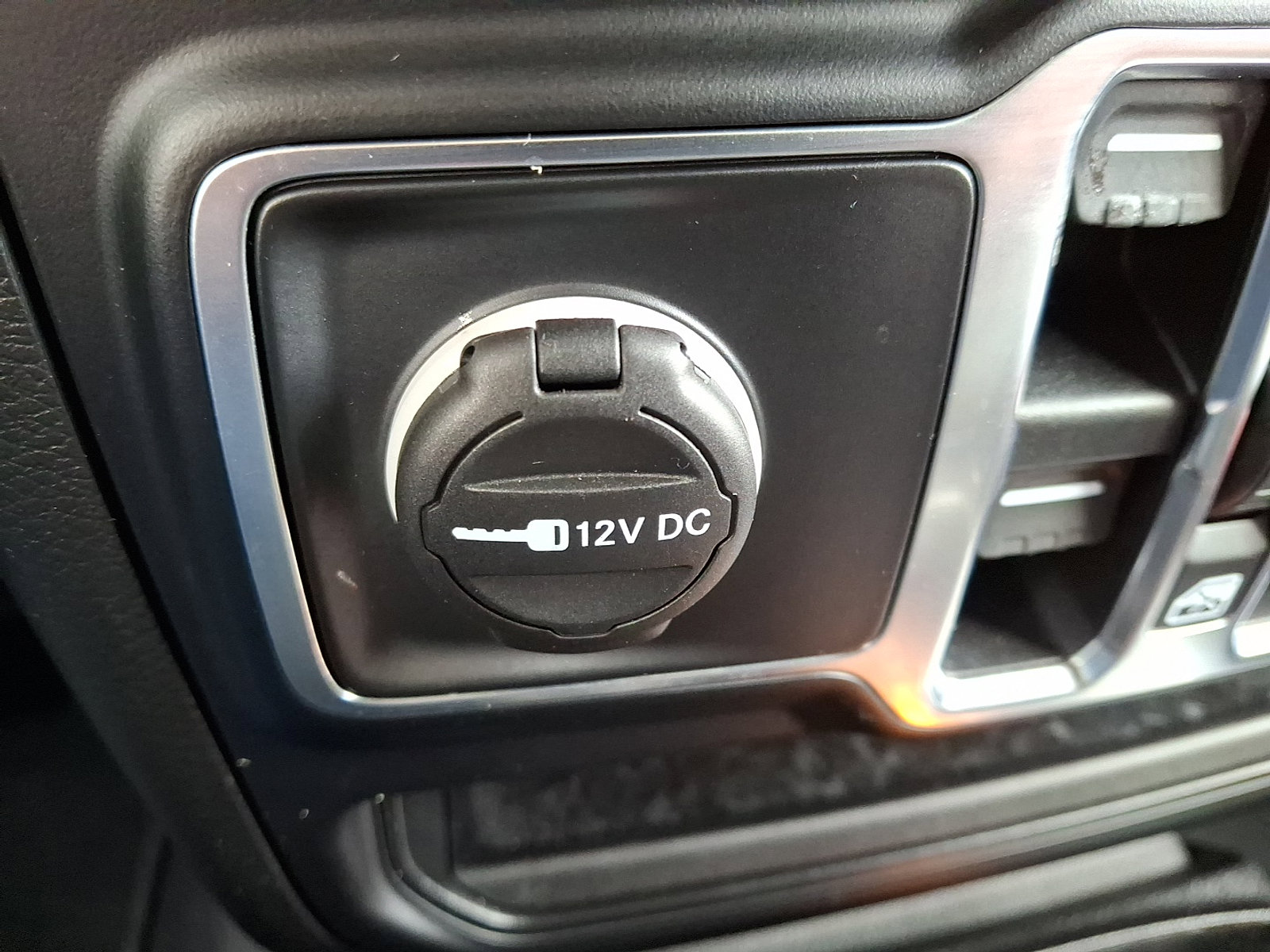 Used 2020 Jeep Wrangler Unlimited Sport image 25