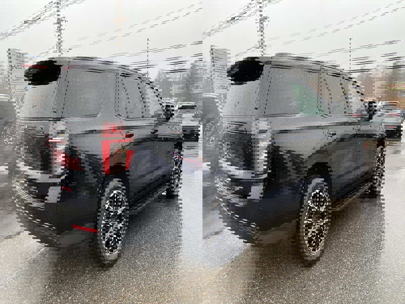 Used 2023 Chevrolet Tahoe RST w/ Luxury Package image 3