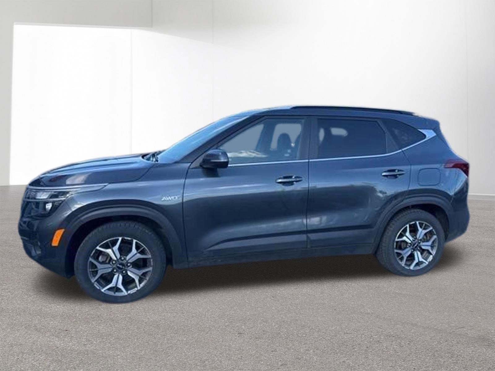 Certified 2023 Kia Seltos EX image 3