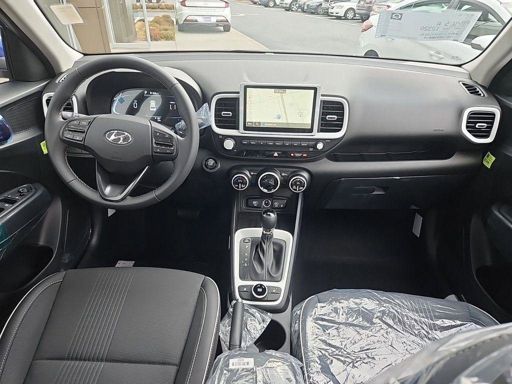 New 2025 Hyundai Venue Limited image 6