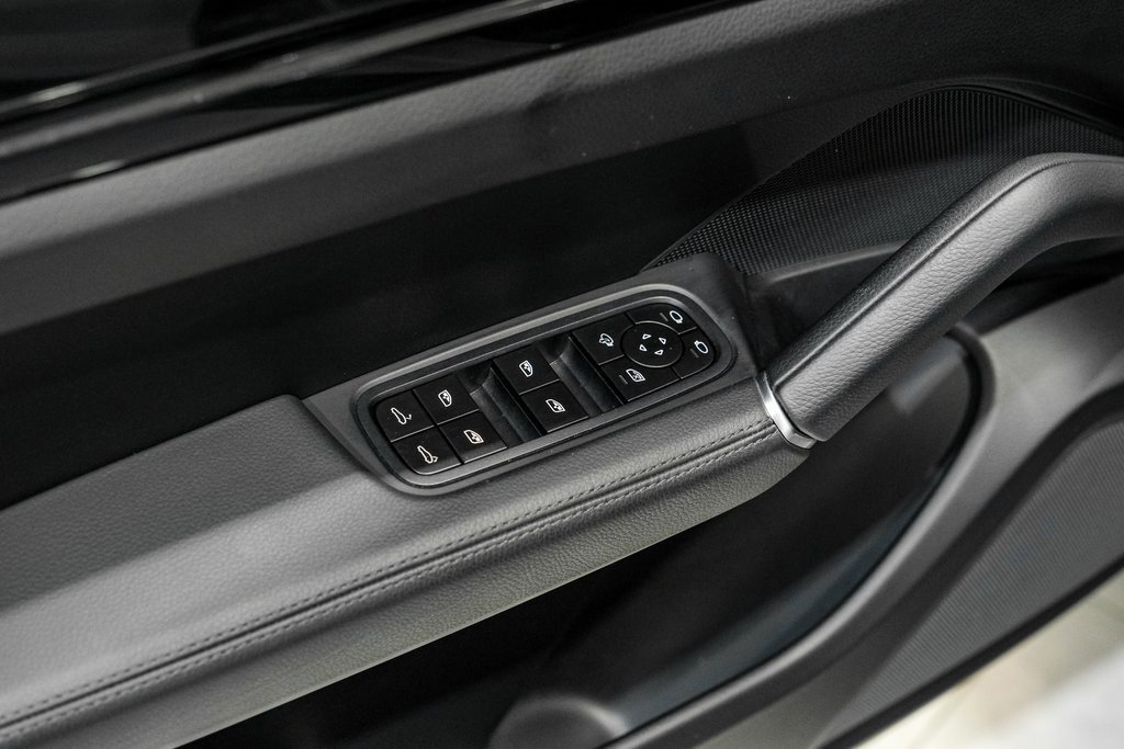 Used 2023 Porsche Cayenne image 39