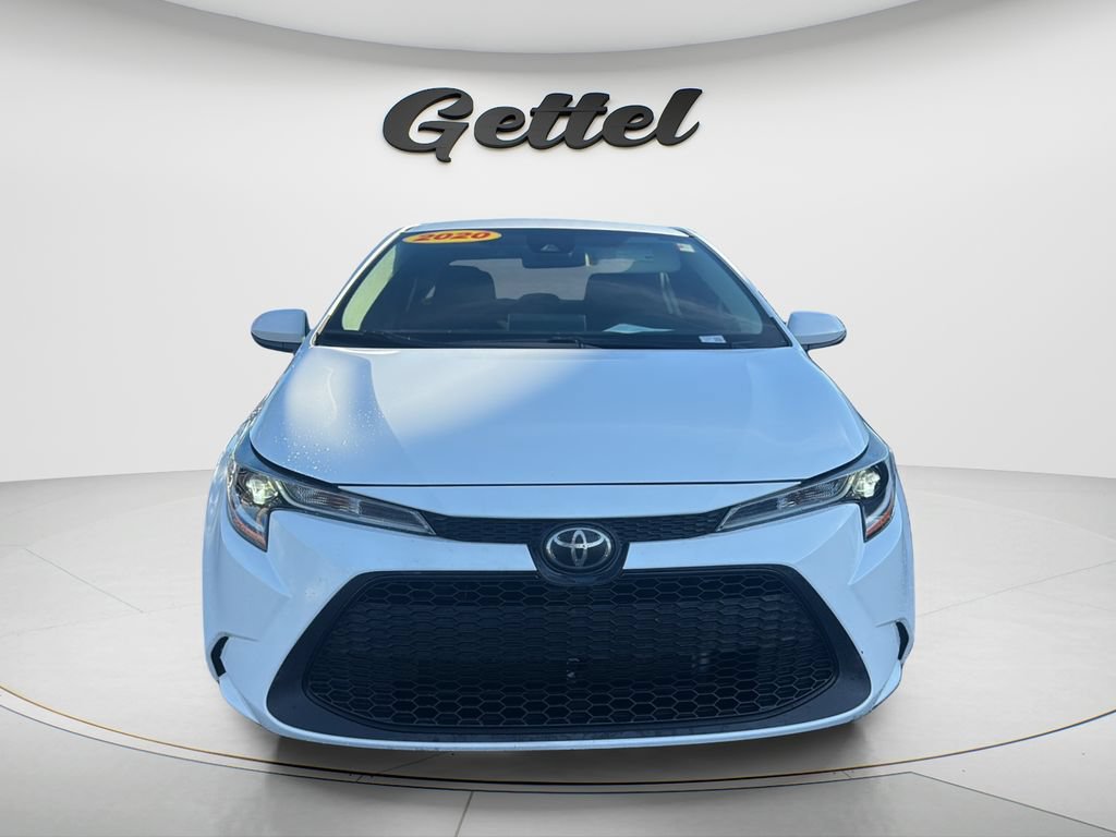 Used 2020 Toyota Corolla LE FWD image 2
