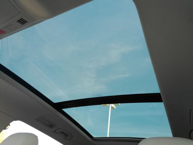 Used 2018 Volkswagen Tiguan SEL image 53