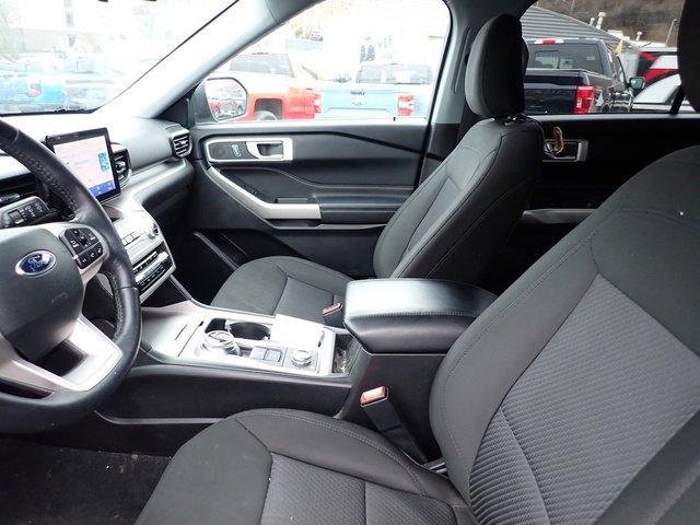 Used 2023 Ford Explorer XLT image 10