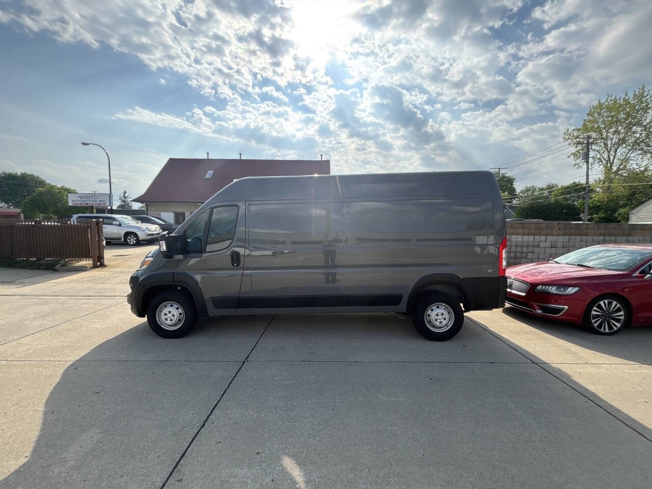 Used 2023 RAM ProMaster 2500 w/ Premium Appearance Group image 9