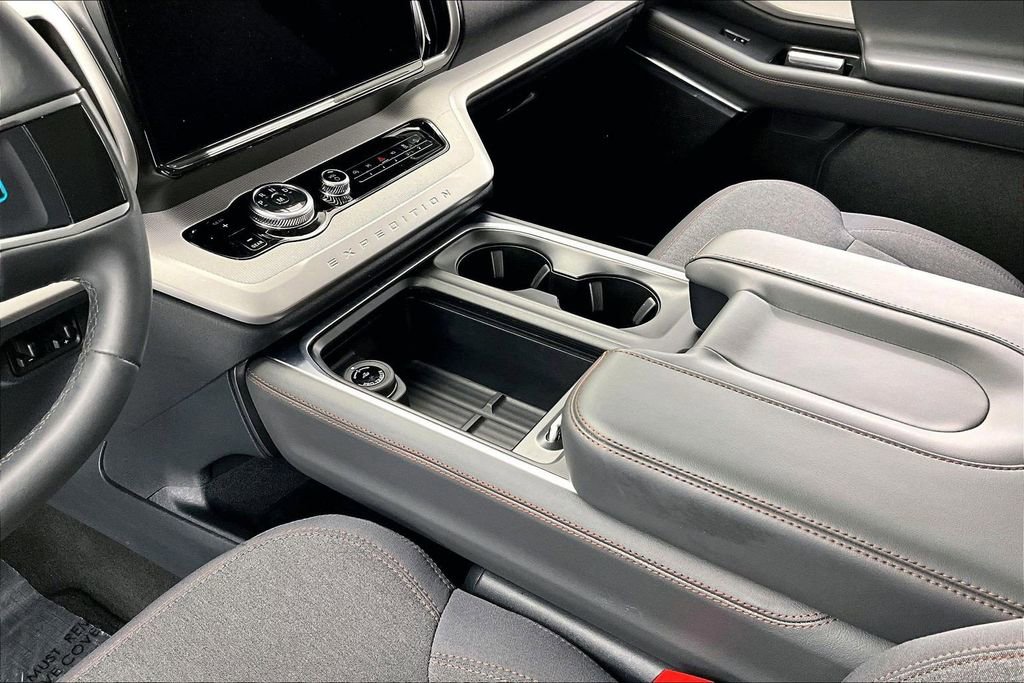 Used 2025 Ford Expedition Max Active image 15