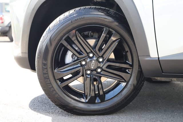 Used 2025 Chevrolet Trax ACTIV w/ Driver Confidence Package image 2
