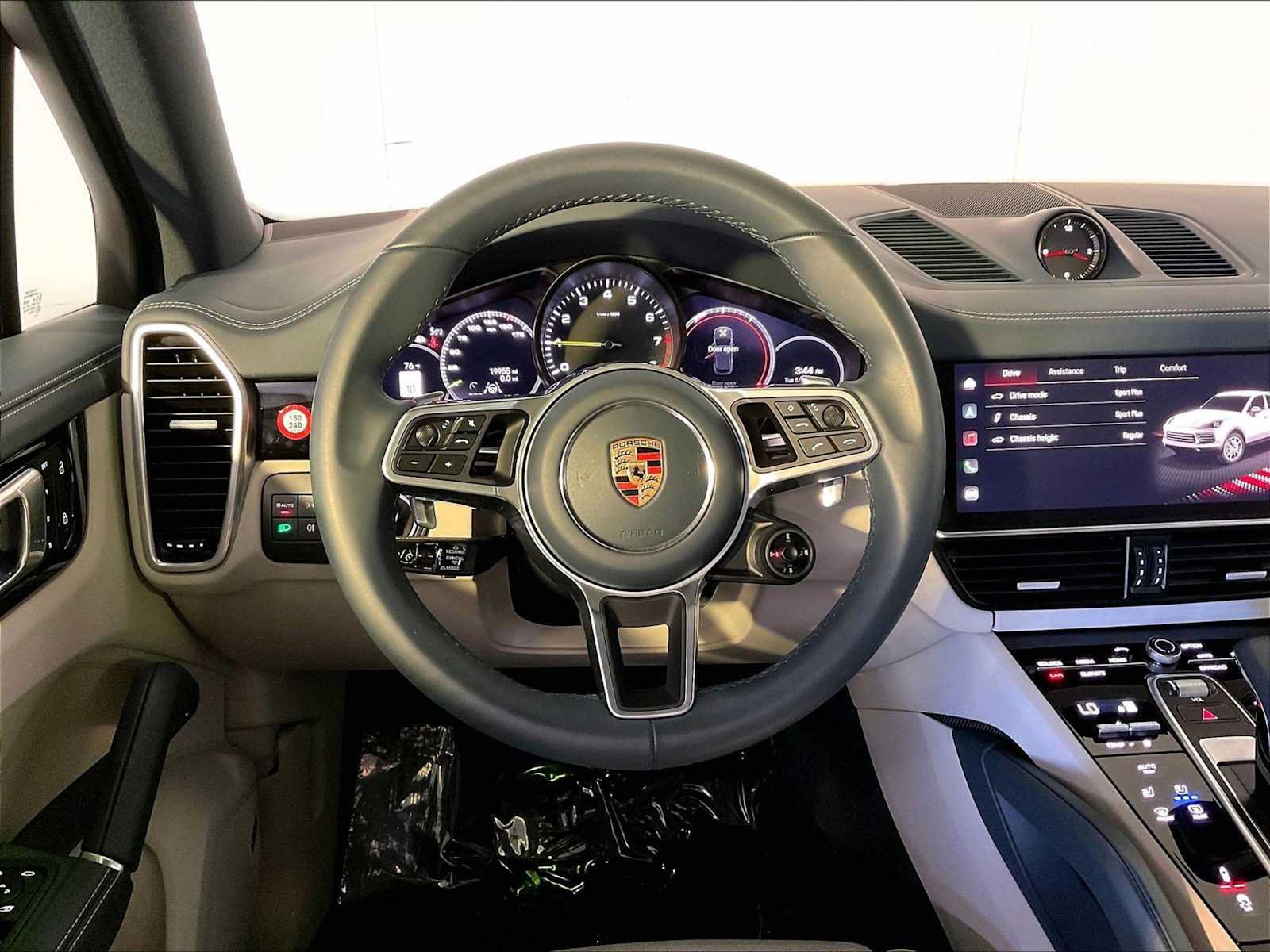Certified 2023 Porsche Cayenne AWD/4WD image 15