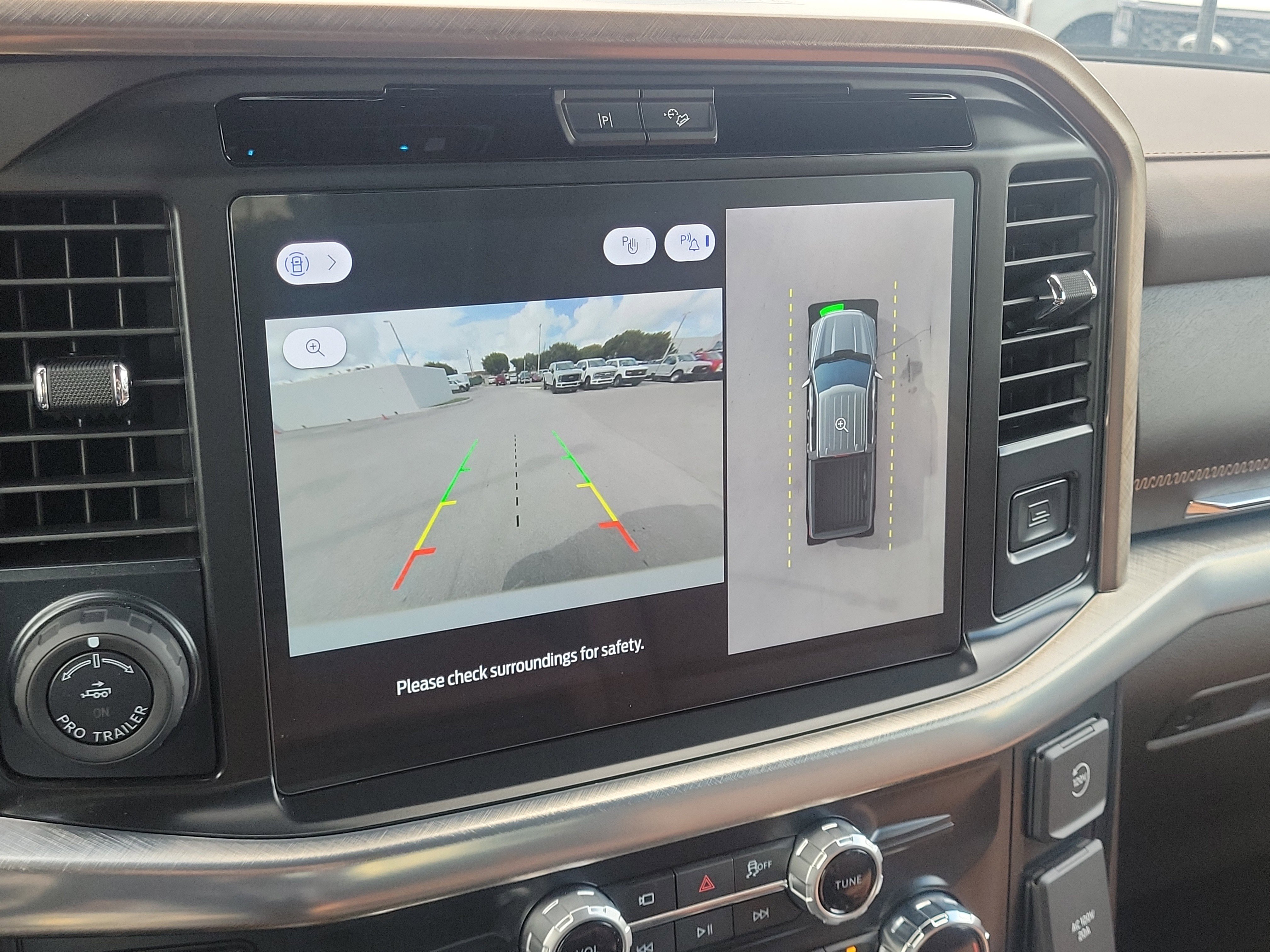 Used 2025 Ford F150 King Ranch w/ FX4 Off-Road Package image 11