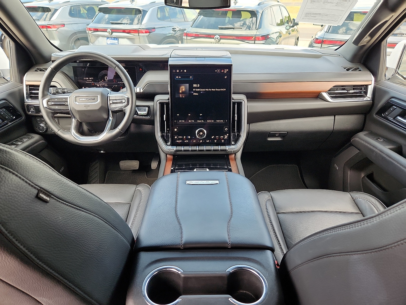Used 2025 GMC Yukon Denali AWD/4WD image 10