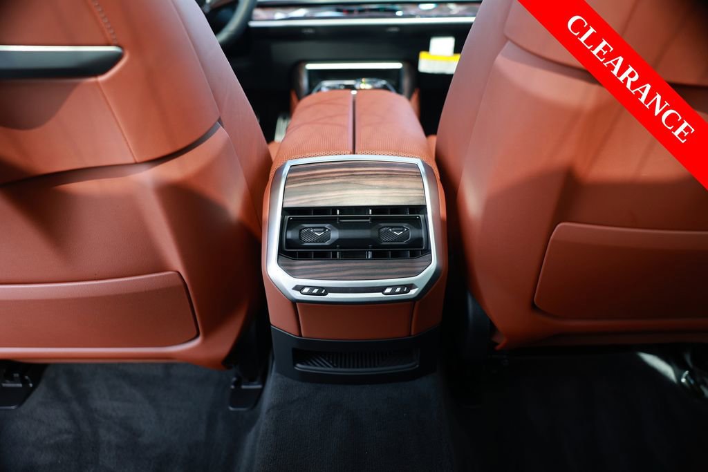 Used 2025 BMW i7 M70 w/ Executive Package image 32