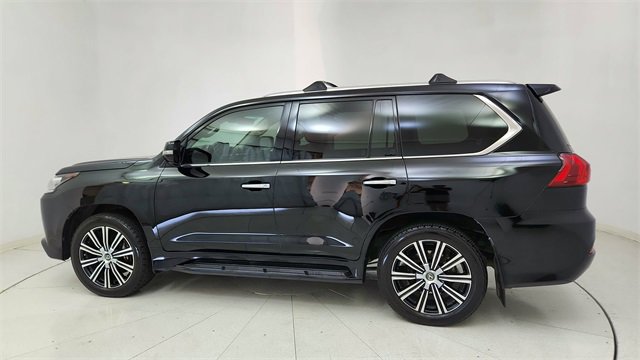 Used 2021 Lexus LX 570 4WD w/ 3rd Row & Luxury Pkg image 4