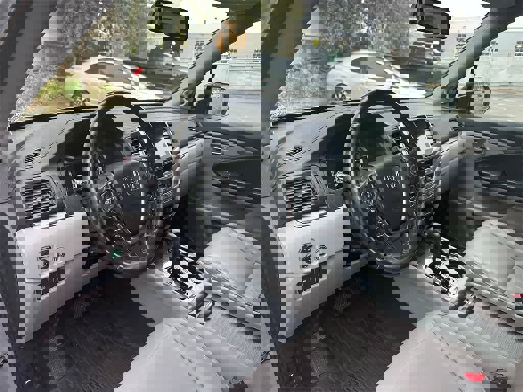 Used 2016 Honda Pilot EX-L image 2