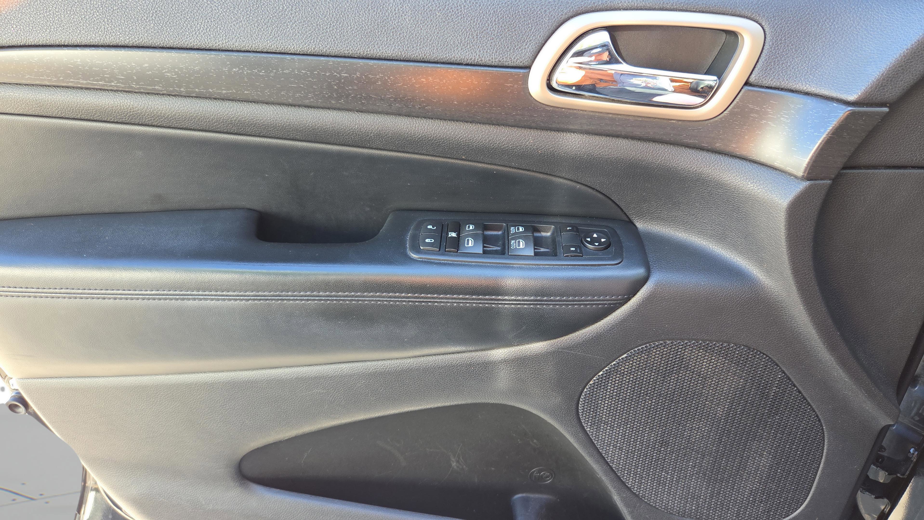 Used 2017 Jeep Grand Cherokee Laredo w/ Quick Order Package 23E image 33