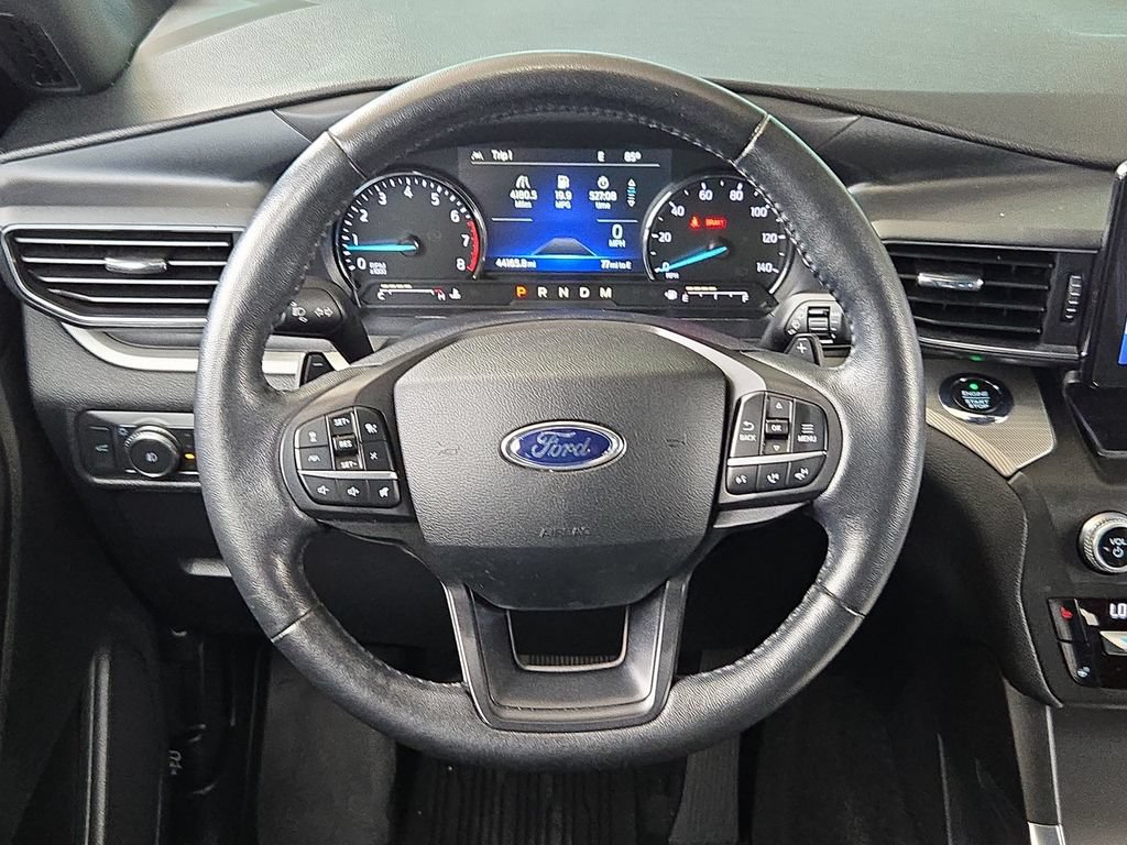 Used 2020 Ford Explorer XLT w/ Equipment Group 202A AWD/4WD image 21
