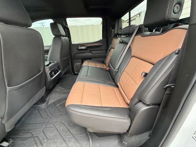 Used 2023 Chevrolet Silverado 1500 High Country w/ High Country Premium Package AWD/4WD image 27