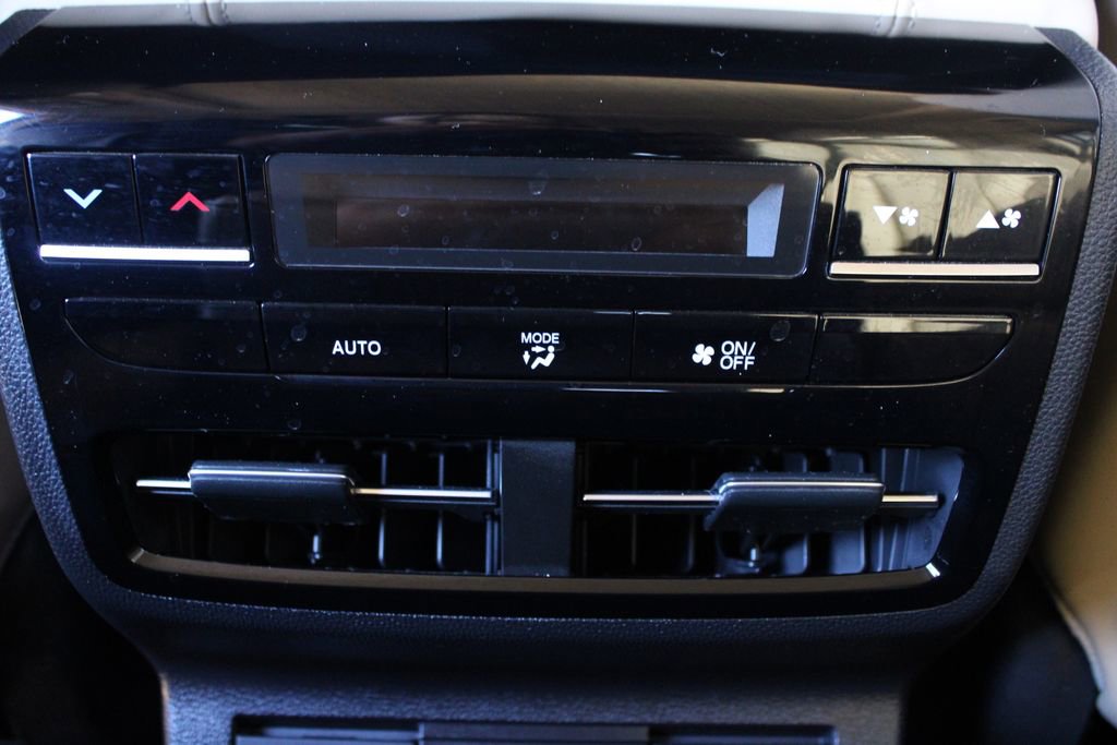 Used 2024 Acura MDX SH-AWD w/ Technology Package image 20