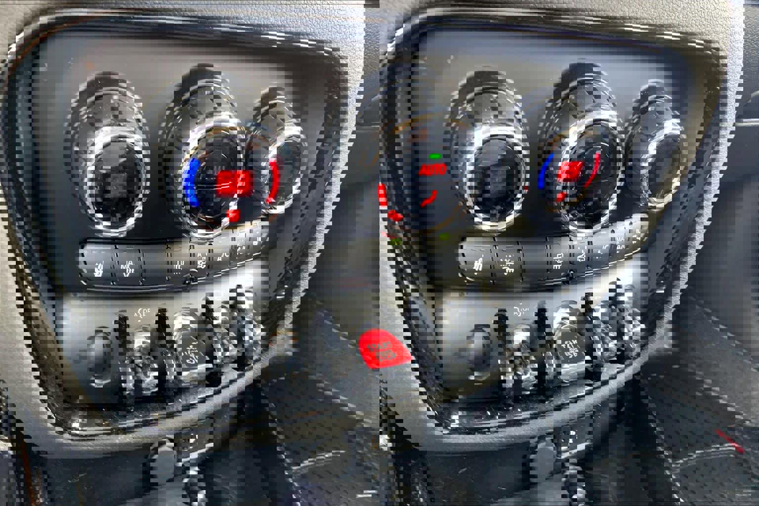 Used 2024 MINI Cooper Clubman S image 32