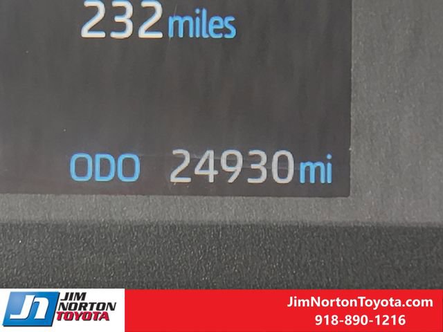 Used 2025 Toyota Corolla LE FWD image 18