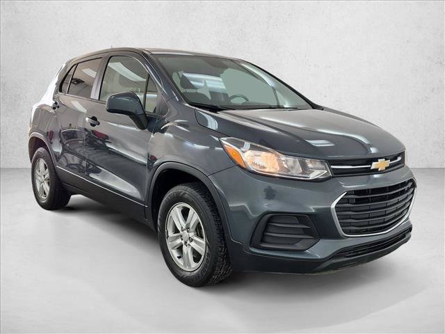 Used 2022 Chevrolet Trax LS w/ Tint and Cruise Package AWD/4WD image 3