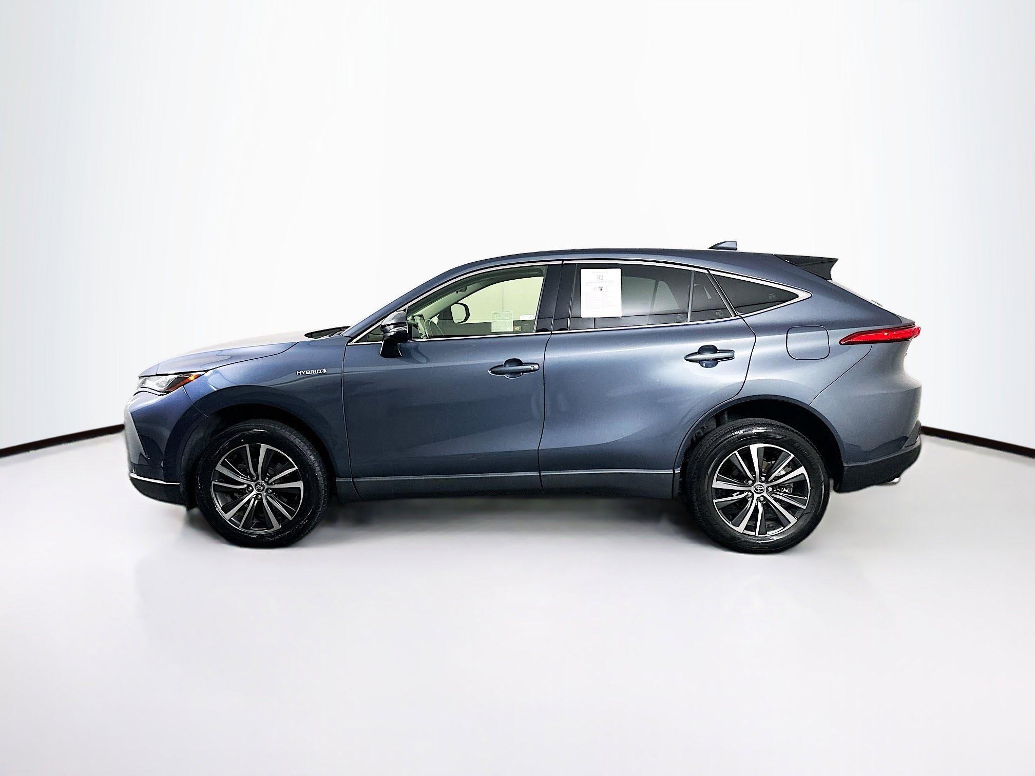 Used 2021 Toyota Venza LE w/ Carpet Mat Package (TMS) AWD/4WD image 4