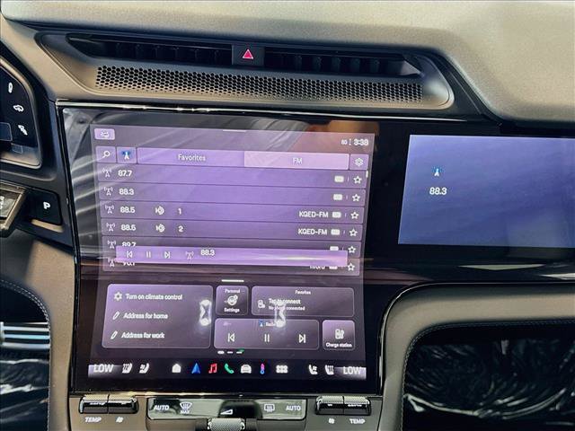 New 2026 Porsche Cayenne Electric AWD/4WD image 16