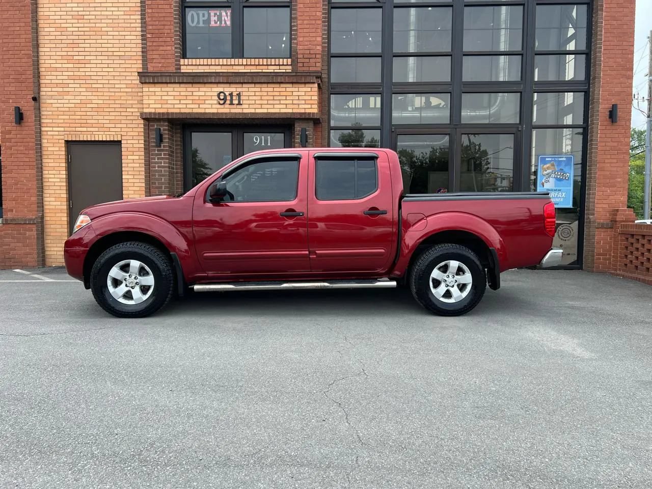 Used 2013 Nissan Frontier SV AWD/4WD image 4