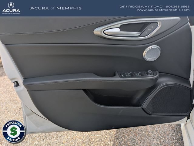 Used 2025 Alfa Romeo Giulia AWD image 24