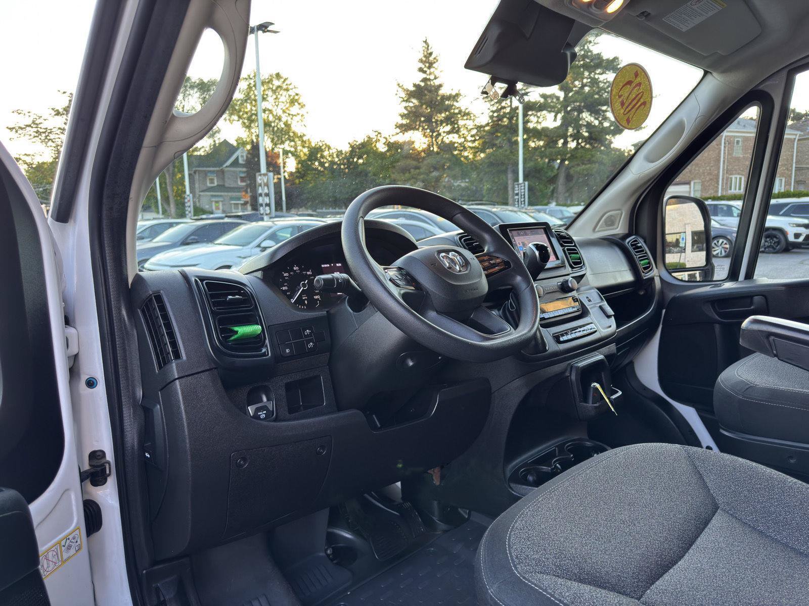 Used 2025 RAM ProMaster 2500 w/ Convenience Group FWD image 24